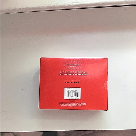 New In Box Holiday Salt & Pepper Shakers - Picture 10 of 11